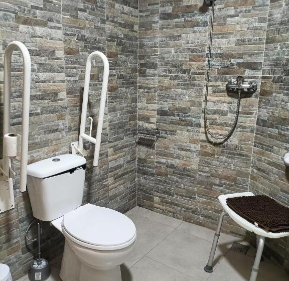 بنسيون Ca De L Alfas