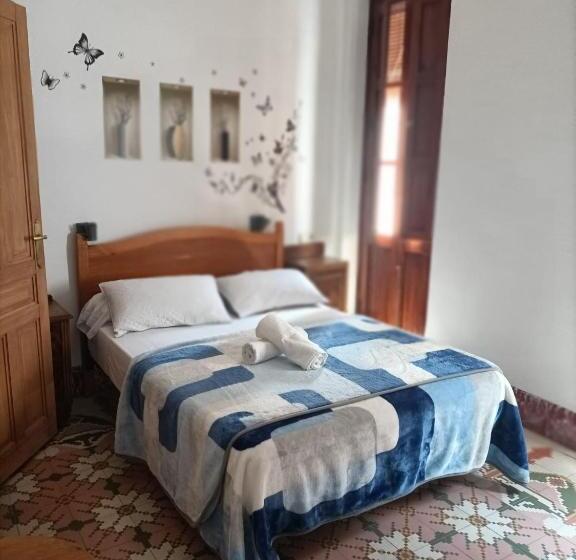 بنسيون Ca De L Alfas