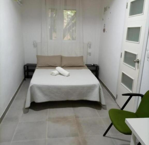 بنسيون Ca De L Alfas