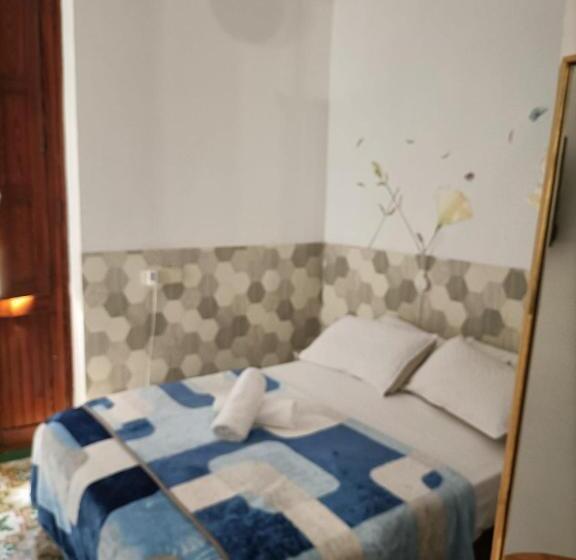 بنسيون Ca De L Alfas