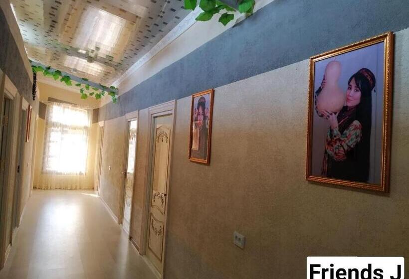 ペンション Family Guest House   Friends J