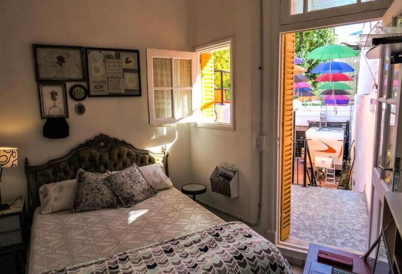 تختخواب و صبحانه Andiamo Guest House