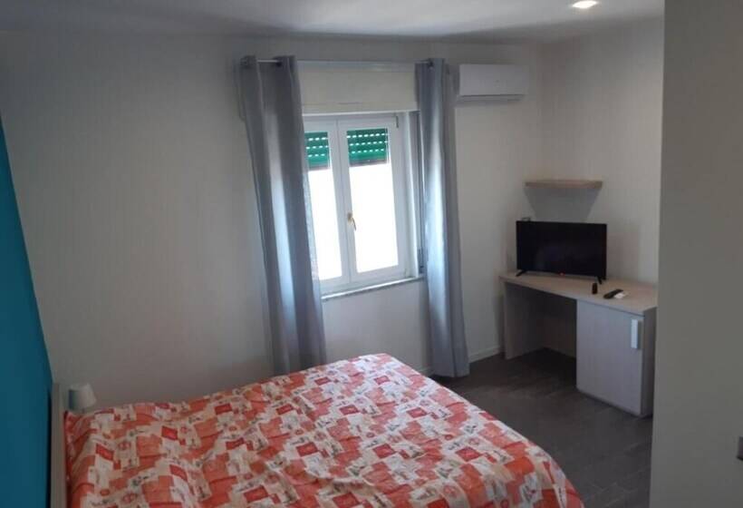 مبيت وإفطار Borgo Marinaro