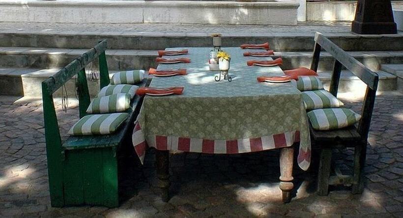 فندق Cafe Felix & Old Oak Manor