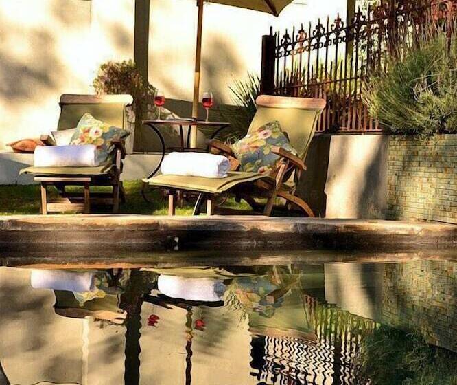 فندق Cafe Felix & Old Oak Manor