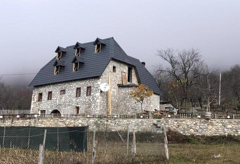 پانسیون Guest House Rrashkadoli