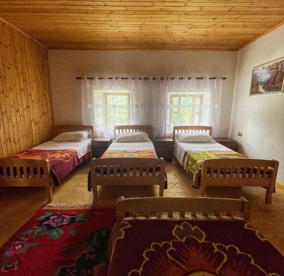 پانسیون Guest House Rrashkadoli