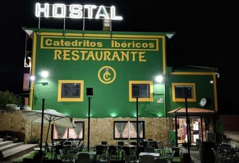 ペンション Hostal Catedritos Ibéricos A 5 Km 154 A 5 Km De Oropesa A 1 Km De Herreruela De Oropesa