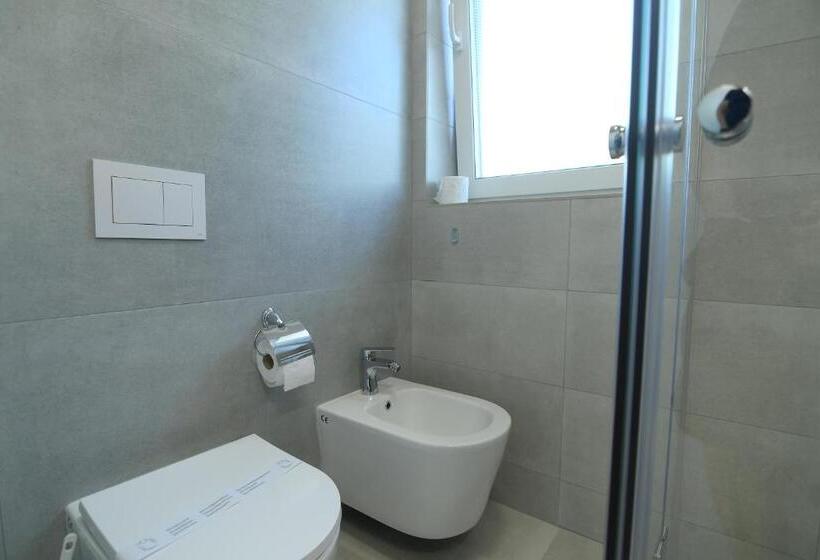 Пансион Octogon