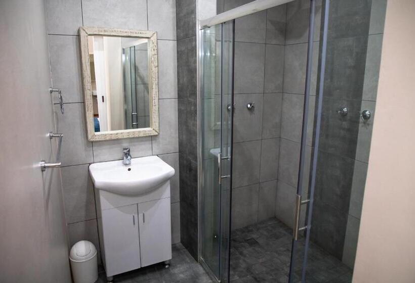 פנסיון Opstal Guestfarm