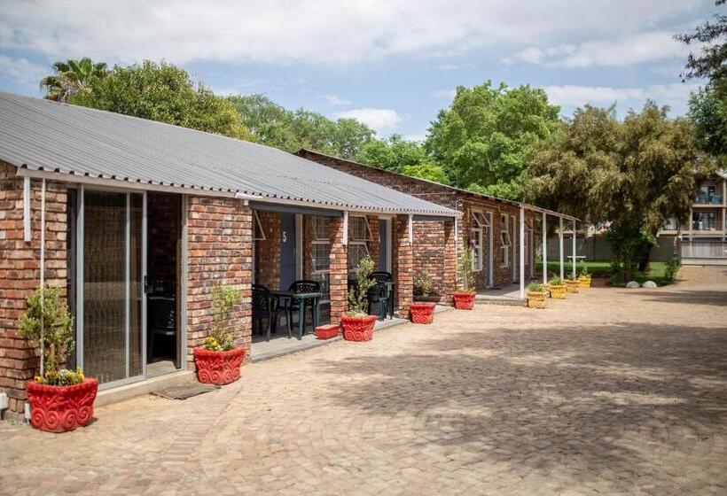 פנסיון Opstal Guestfarm