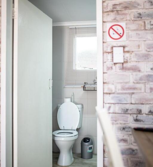 פנסיון Opstal Guestfarm