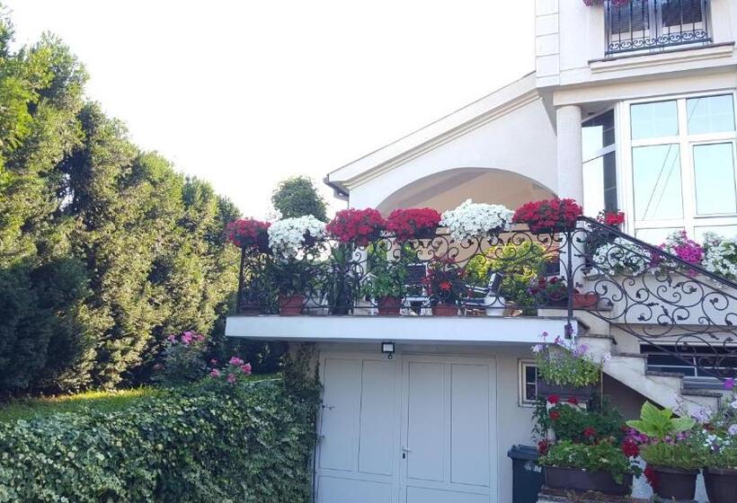 پانسیون Vila Sentić