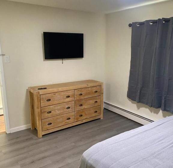 Yankee Clipper Resort Motel