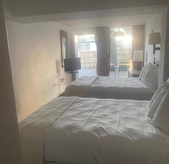 Yankee Clipper Resort Motel