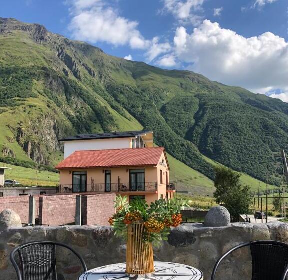 تختخواب و صبحانه Vache