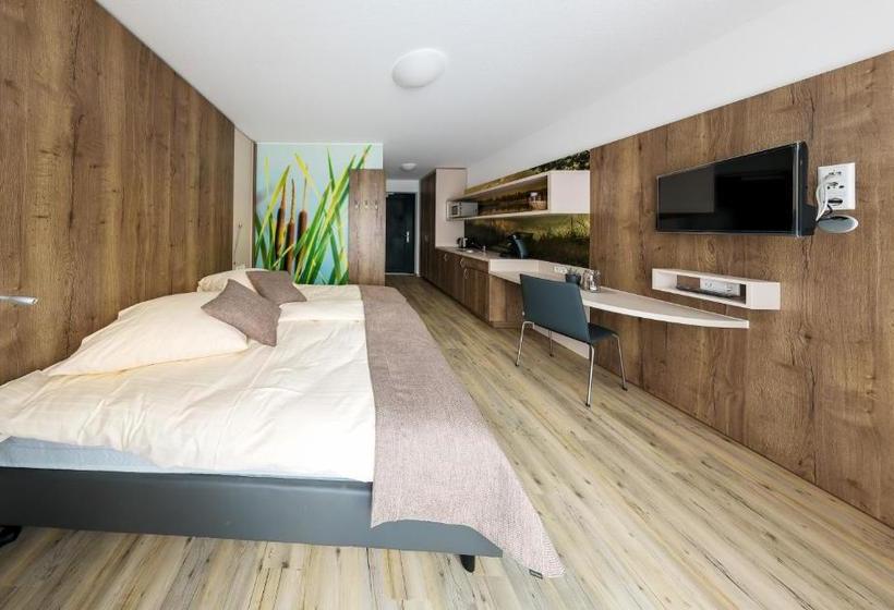 Boarding & House T24