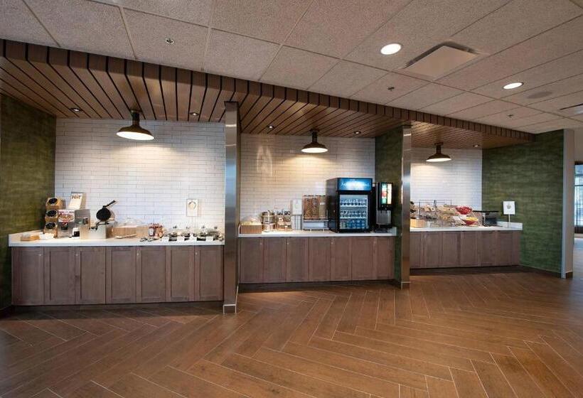 ホテル Fairfield By Marriott Edmonton International Airport