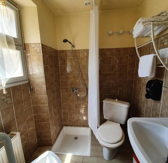 בית מלון כפרי Les Rocks