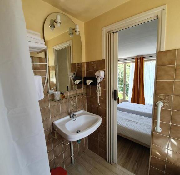 בית מלון כפרי Les Rocks