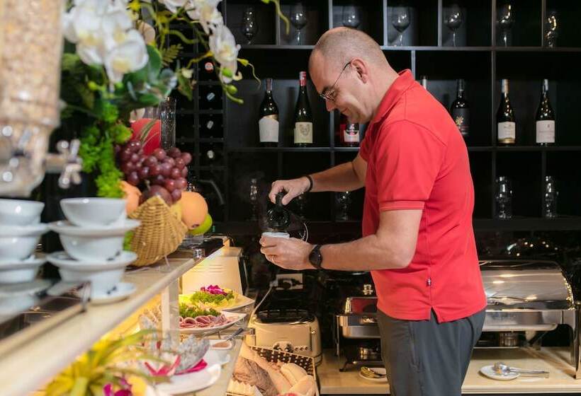 هتل Madelise Grand