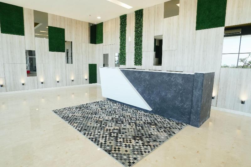 בית מלון כפרי My Tower  Surabaya