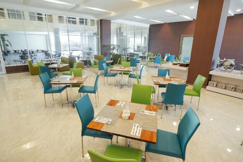 בית מלון כפרי My Tower  Surabaya