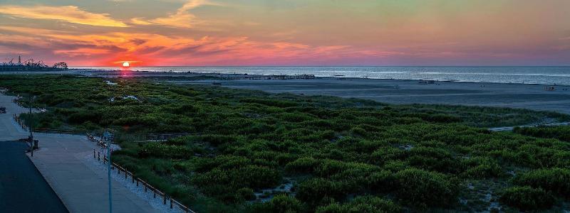 Отель Ocean Holiday