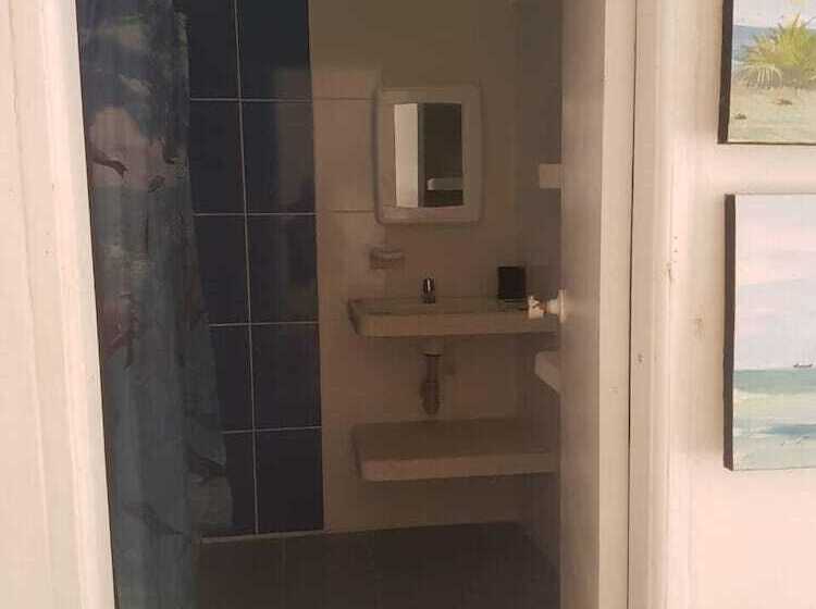 هتل Playa Tiburon