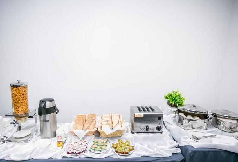 Отель Sapphire Club Metro