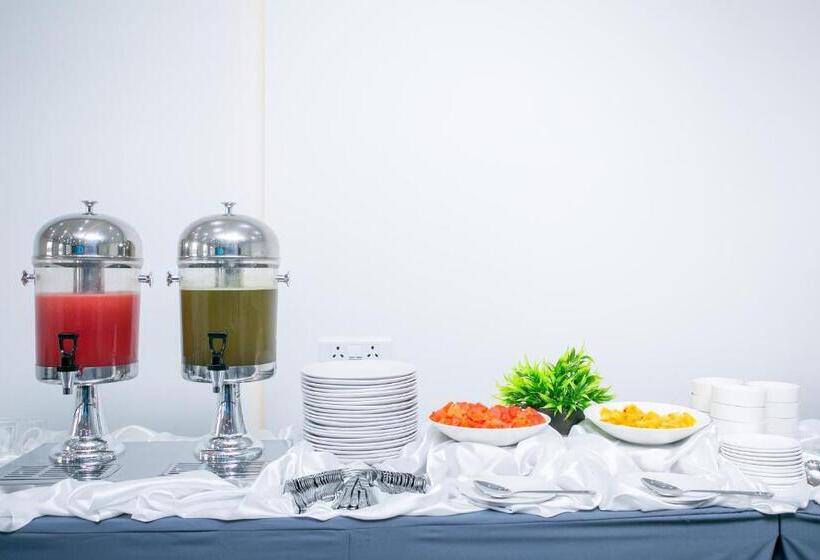 Отель Sapphire Club Metro