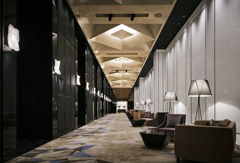 The Kahala Hotel & Resort Yokohama