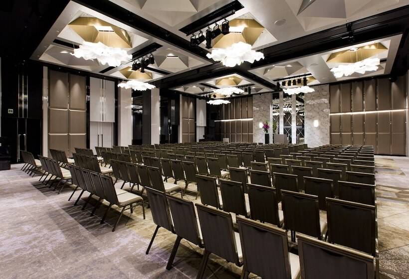 The Kahala Hotel & Resort Yokohama