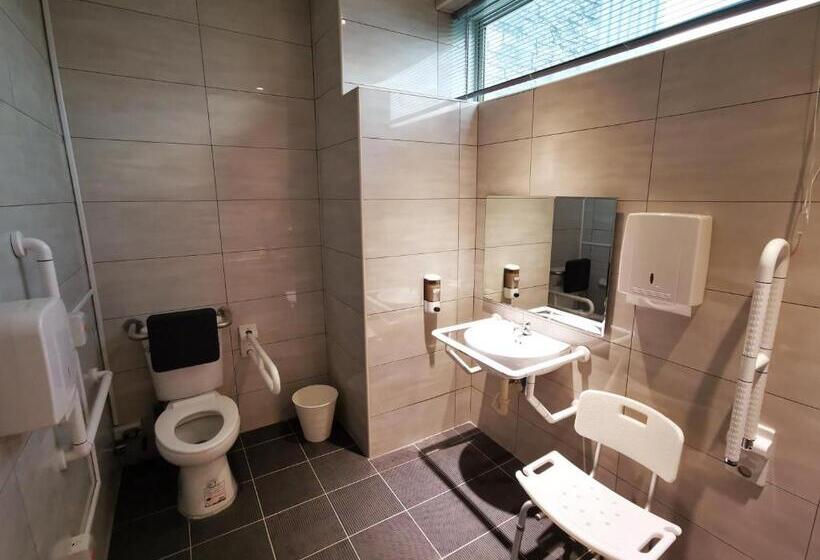 هاستل Bluewater Hotel Xpark Gloria Outlets Taoyuan Baseball Stadium