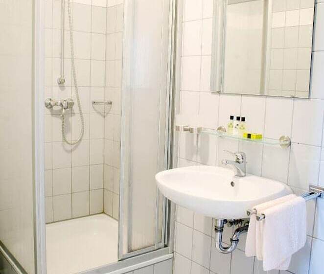 호스텔 Wallfahrts Gaststätte Heilbrünnl