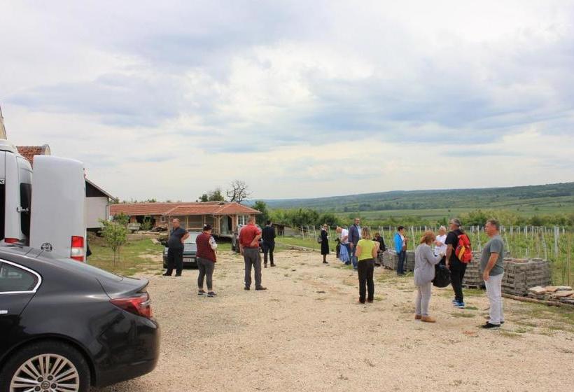 تختخواب و صبحانه Apartmani Bojeresku Negotin