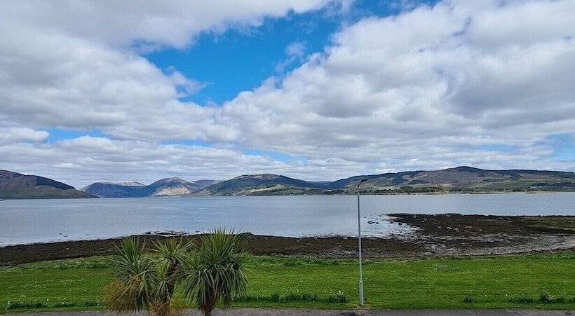 Cadillac Kustomz Hotel   Breakfast Included