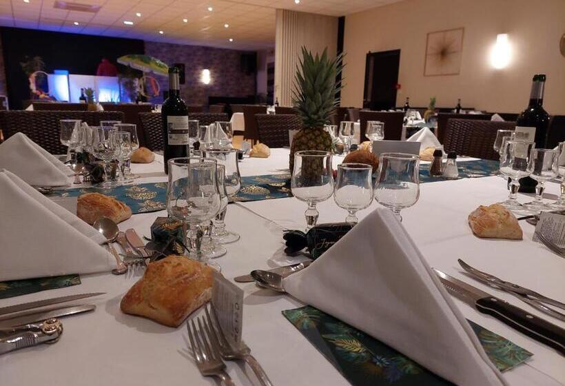 בית מלון כפרי Hôtel L Espérance Vitré