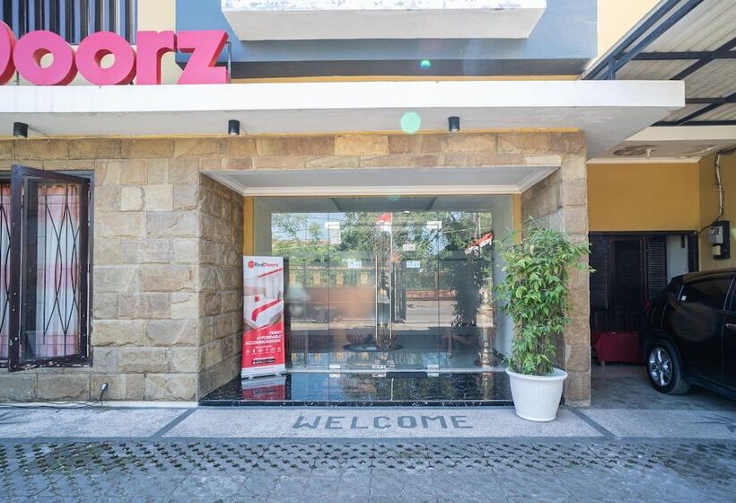 膳宿费 Reddoorz Syariah Near Marvel City Mall 2