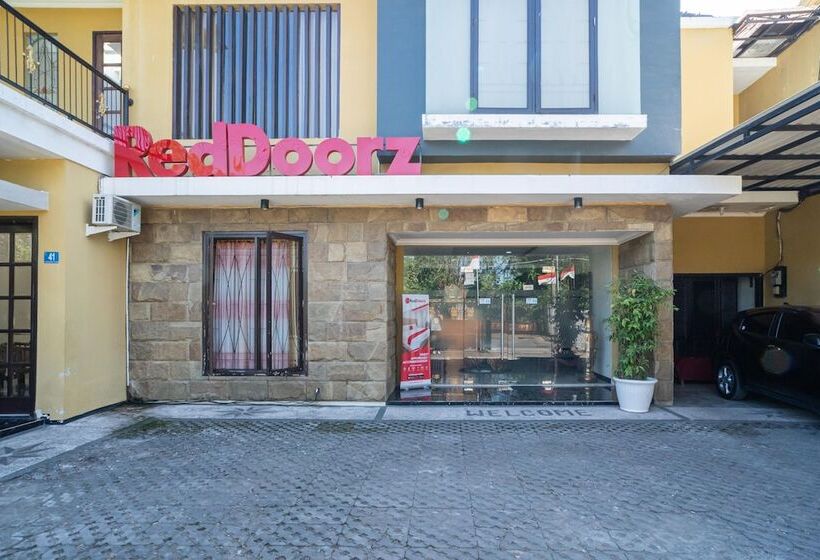 膳宿费 Reddoorz Syariah Near Marvel City Mall 2