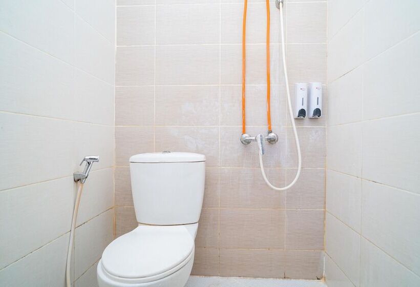 膳宿费 Reddoorz Syariah Near Marvel City Mall 2