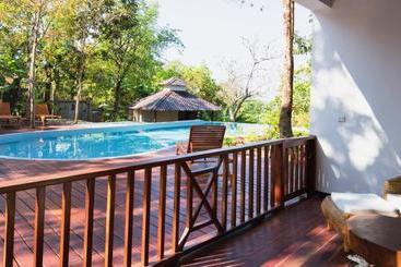 تختخواب و صبحانه Lakeview Lodge Ngapali