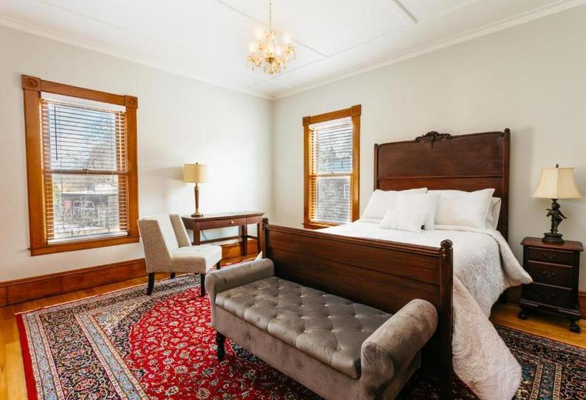 مبيت وإفطار Reynolds House Inn