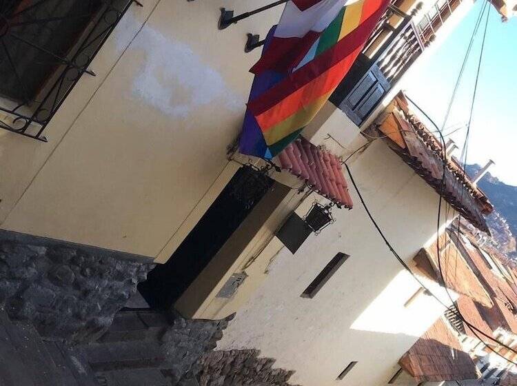 Отель Alli's House