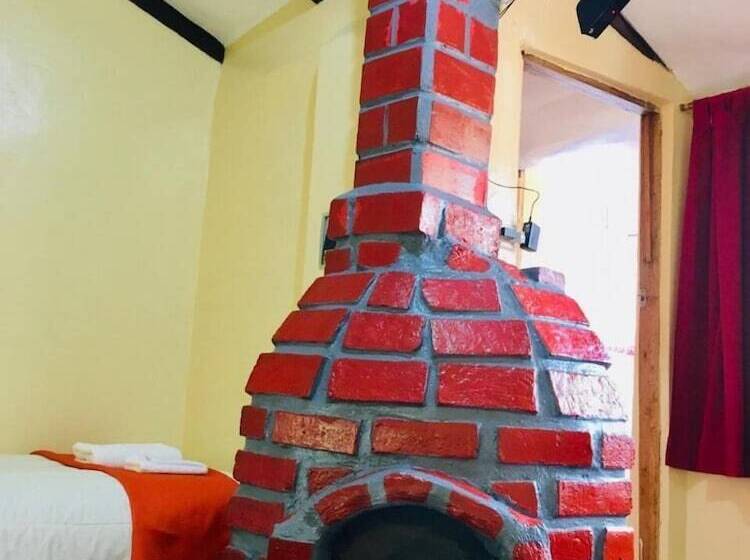 Отель Alli's House