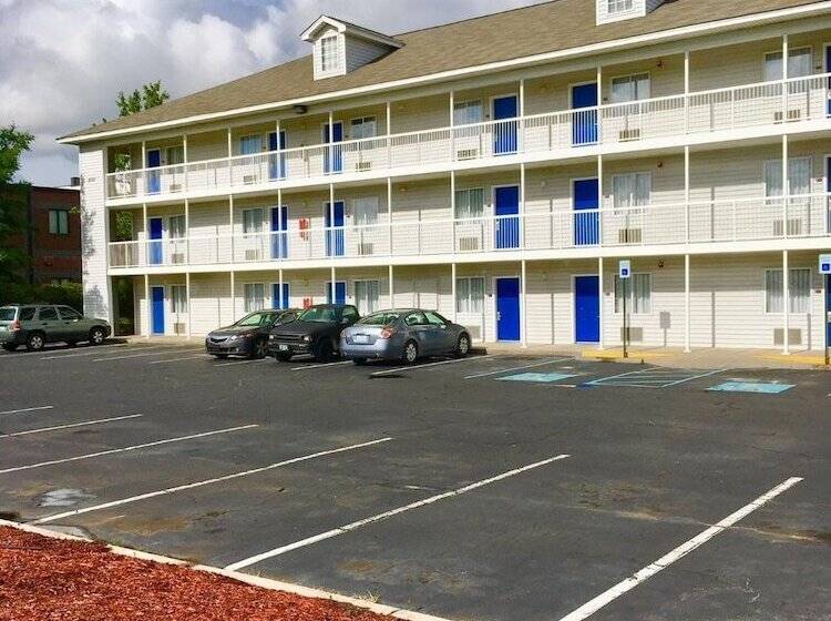 ホテル Intown Suites Extended Stay North Charleston Sc Rivers Ave