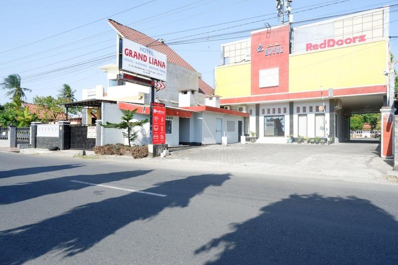 هتل Reddoorz Plus Near Stadion Wijaya Kusuma