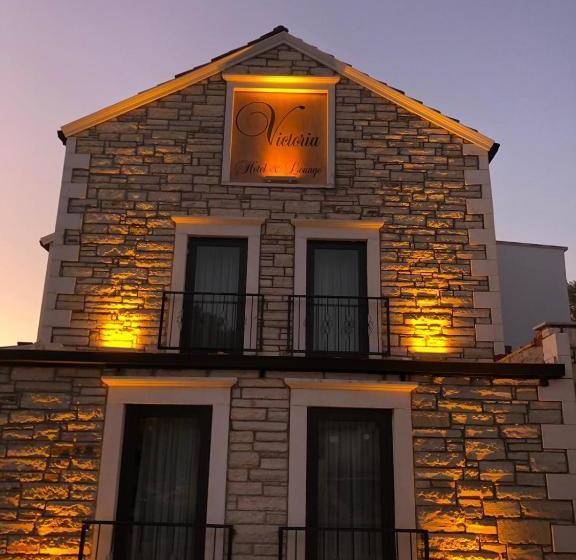 Victoria Hotel And Lounge