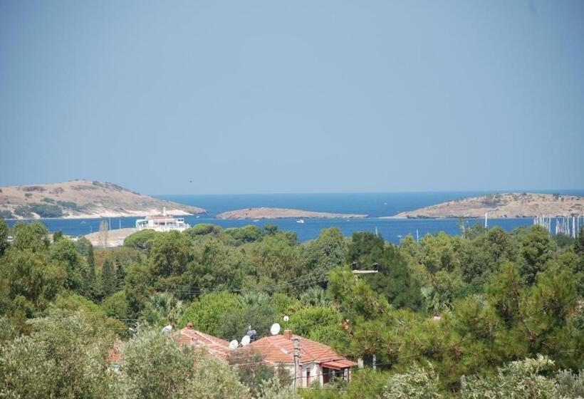 Victoria Hotel And Lounge