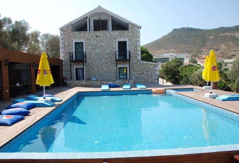 Victoria Hotel And Lounge